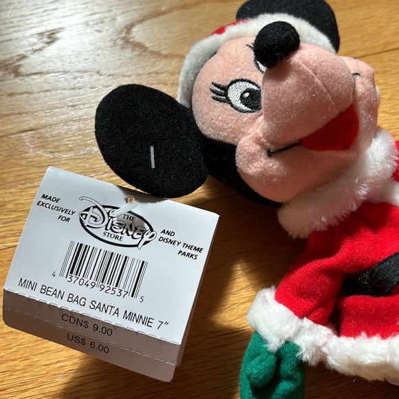 Christmas Minnie Mouse from the Disney store - Picture 5 of 5